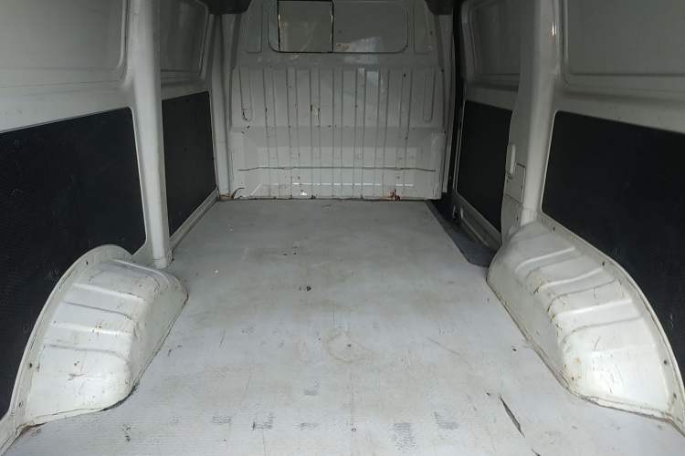 Used New Gonow Shuailing 2023 Standard Range with 41.64 kWh Lishen Power Interior 4