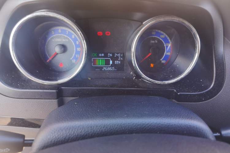 Used New Gonow Shuailing 2023 Standard Range with 41.64 kWh Lishen Power Odometer Close Up