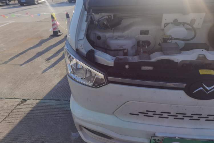 Used New Gonow Shuailing 2023 Standard Range with 41.64 kWh Lishen Power Right Front Headlight