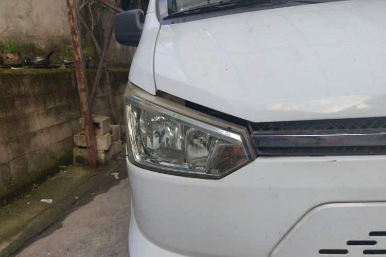 Used New Gonow Shuailing 2023 Standard Range 41.93 kWh Tianjin Guoxuan Right Front Headlight