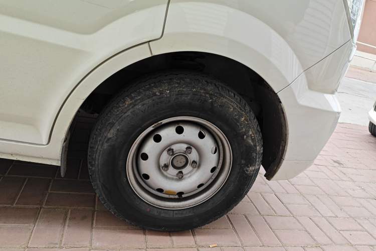 Used New Gonow Shuailing 2023 Standard Range with 41.64 kWh Lishen Power Right Front Wheel Hub