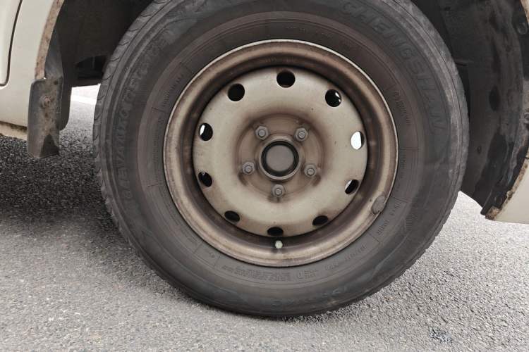 Used New Gonow Shuailing 2023 Standard Range with 41.64 kWh Lishen Power Right Front Wheel Hub