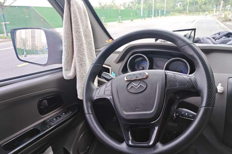 Used New Gonow Shuailing 2023 Standard Range with 41.64 kWh Lishen Power Steering Wheel