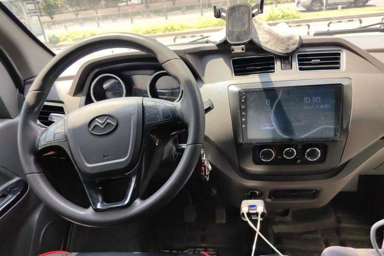 Used New Gonow Shuailing 2023 Standard Range 41.93 kWh Tianjin Hengtian Steering Wheel