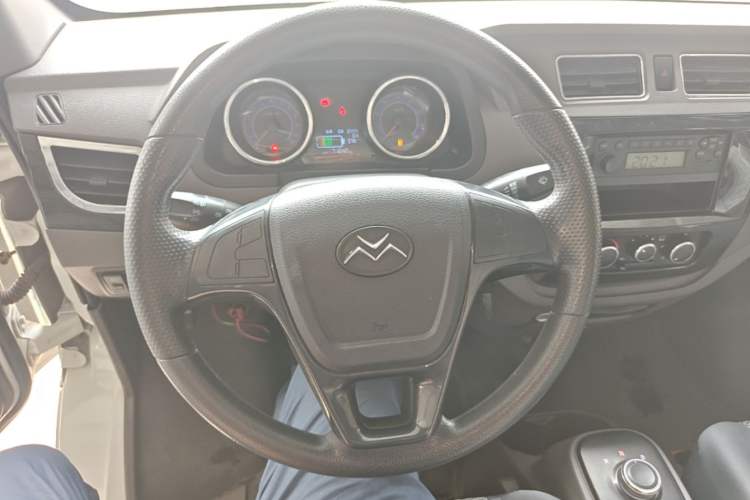 Used New Gonow Shuailing 2023 Standard Range 41.93 kWh Tianjin Guoxuan Steering Wheel