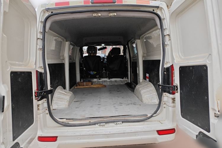 Used New Gonow Shuailing 2023 Standard Range with 41.64 kWh Lishen Power Trunk