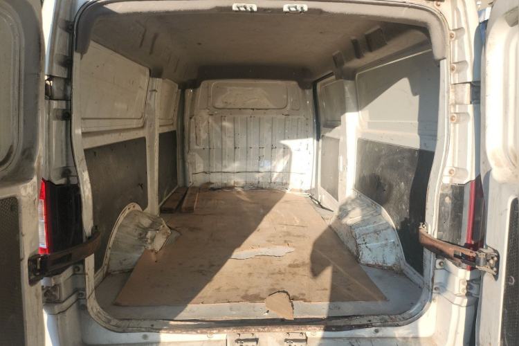 Used New Gonow Shuailing 2023 Standard Range with 41.64 kWh Lishen Power Trunk