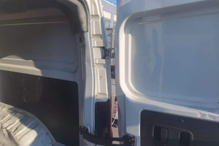 Used New Gonow Shuailing 2023 Standard Range with 41.64 kWh Lishen Power Trunk