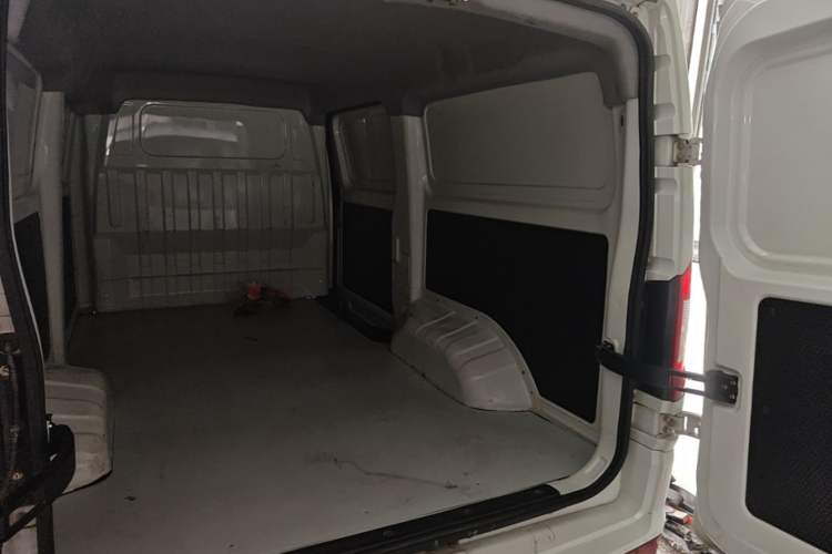 Used New Gonow Shuailing 2023 Standard Range 41.93 kWh Tianjin Guoxuan Trunk