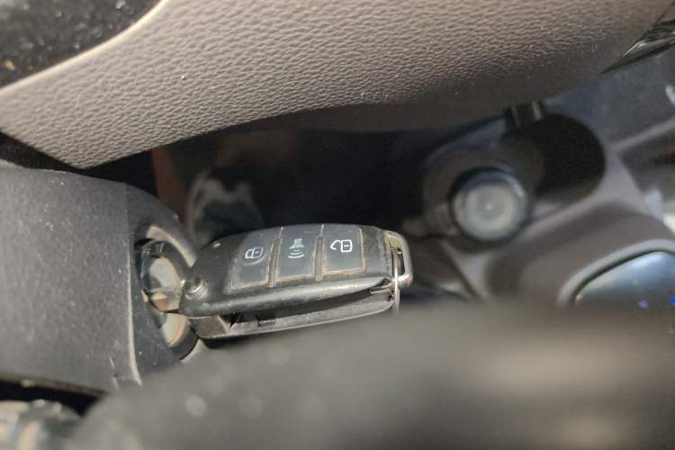 Used New Gonow Shuailing 2023 Standard Range 41.93 kWh Tianjin Guoxuan Vehicle Key