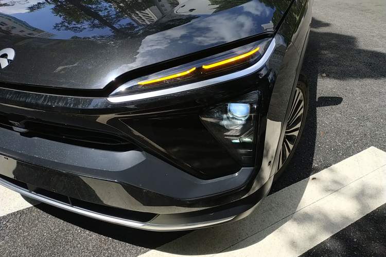 Used Nio EC6 2022 75 kWh Performance Version Left Front Headlight