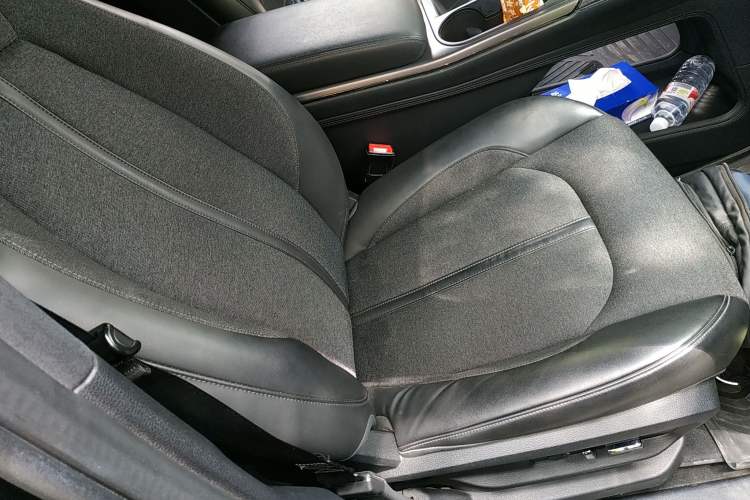 Used Nio EC6 2022 75 kWh Performance Version Right Front Seat