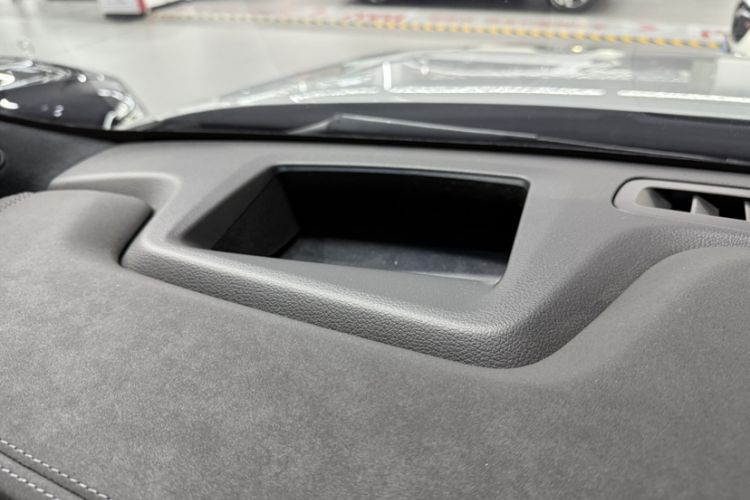Used Nio EC6 2020 605 km Sport Edition Gear Lever