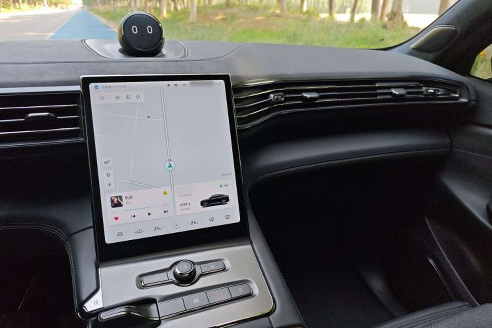 Used Nio EC6 2020 605 km Sport Edition Audio And AC Panel