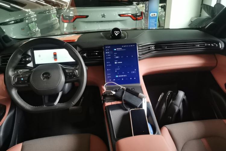 Used Nio EC6 2020 605 km Sport Edition Center Console