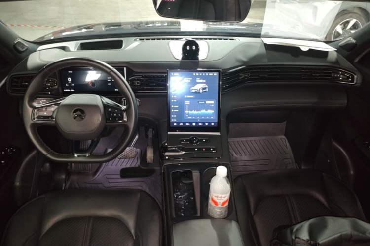 Used Nio EC6 2020 605 km Sport Edition Center Console