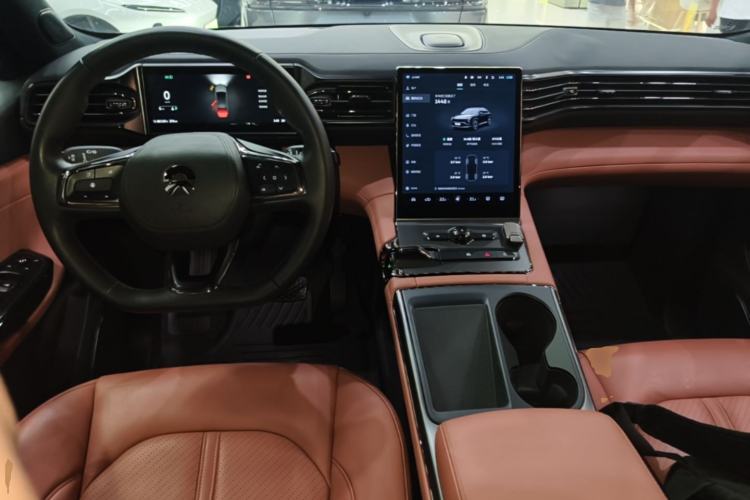 Used Nio EC6 2020 465 km Sport Edition Center Console