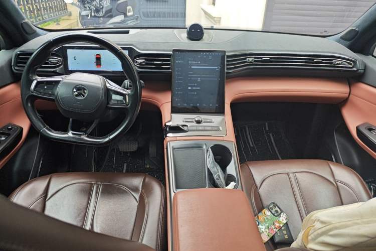 Used Nio EC6 2020 615 km Signature Edition Center Console