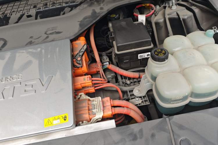 Used Nio EC6 2020 465 km Sport Edition Engine Bay Left