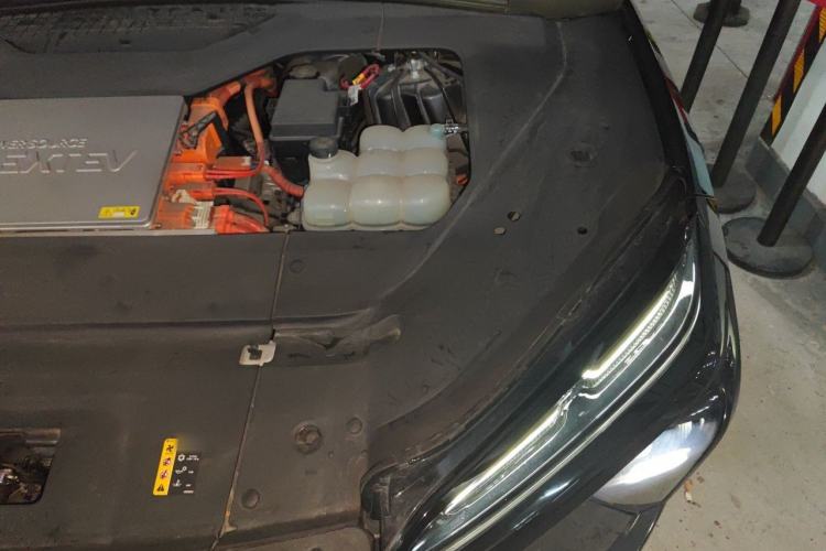 Used Nio EC6 2020 465 km Sport Edition Engine Bay Left