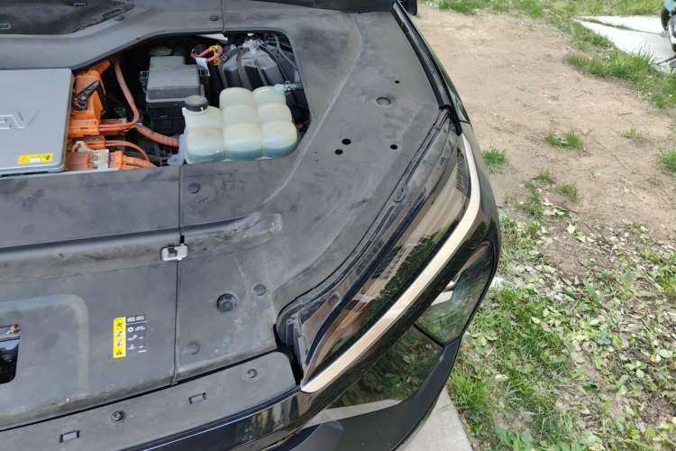 Used Nio EC6 2020 605 km Sport Edition Engine Bay Left