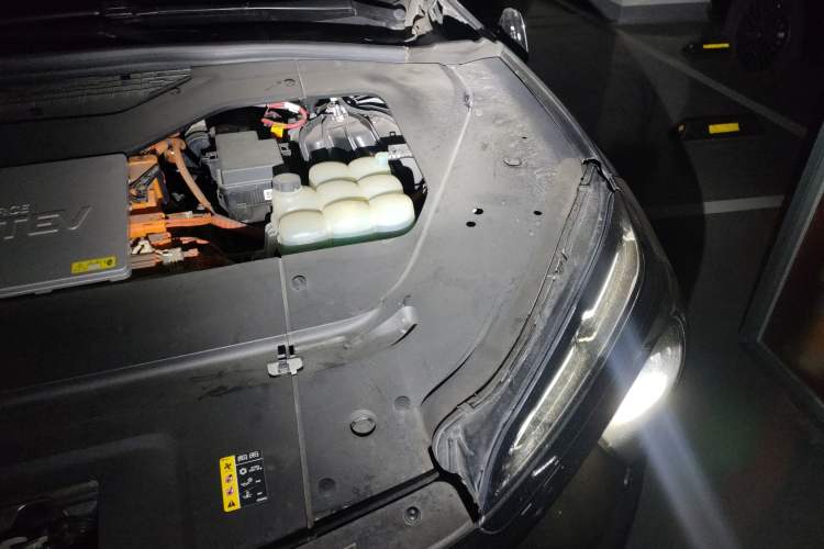 Used Nio EC6 2020 430 km Sport Version Engine Bay Left