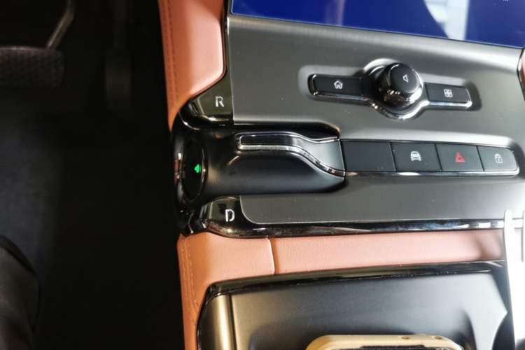 Used Nio EC6 2020 605 km Sport Edition Gear Lever