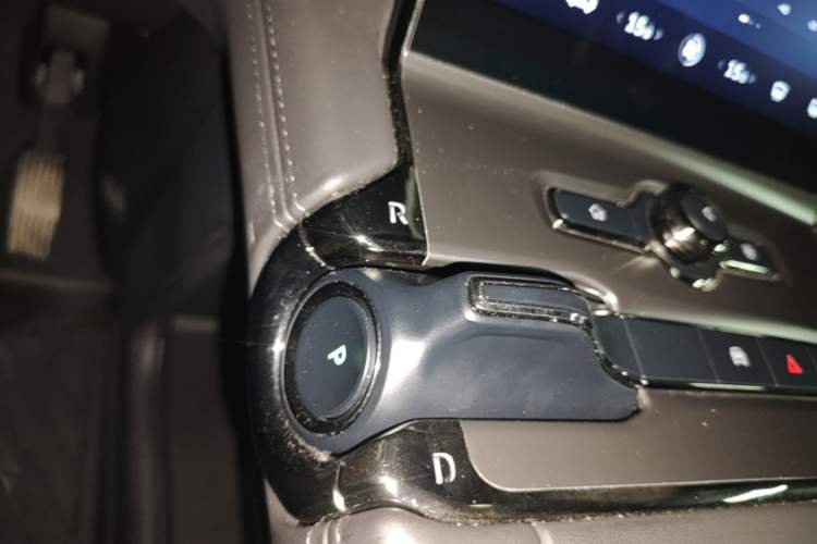 Used Nio EC6 2020 605 km Sport Edition Gear Lever