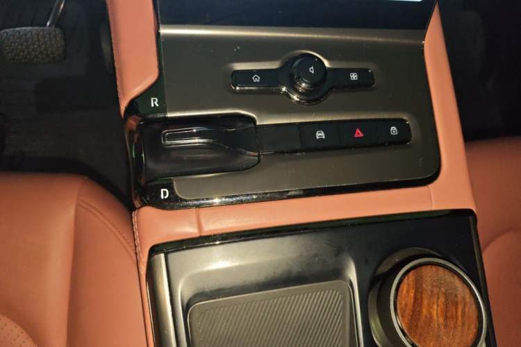 Used Nio EC6 2020 465 km Sport Edition Gear Lever