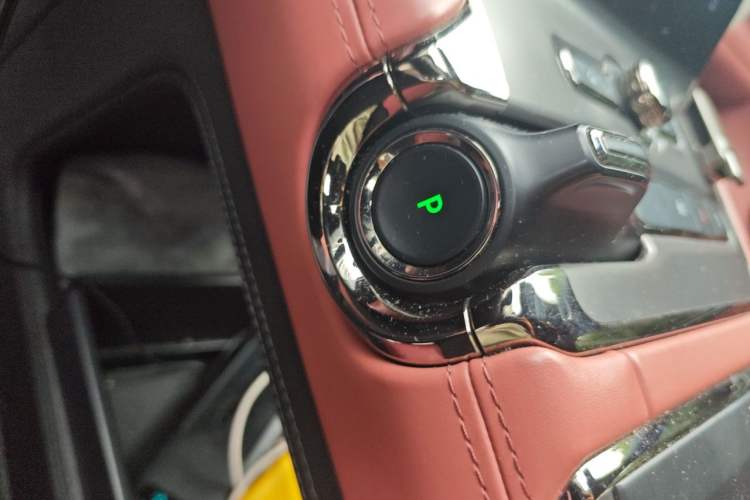 Used Nio EC6 2020 465 km Sport Edition Gear Lever