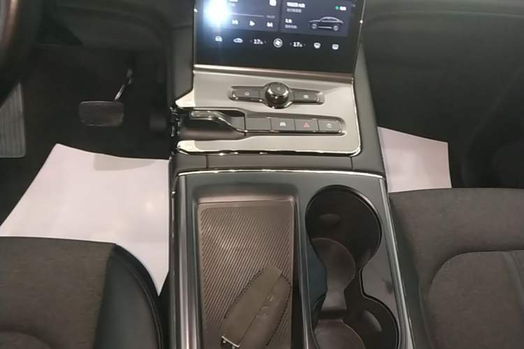 Used Nio EC6 2020 605 km Sport Edition Gear Lever