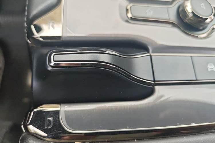 Used Nio EC6 2020 605 km Sport Edition Gear Lever