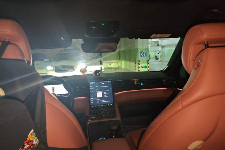 Used Nio EC6 2020 465 km Sport Edition Headliner