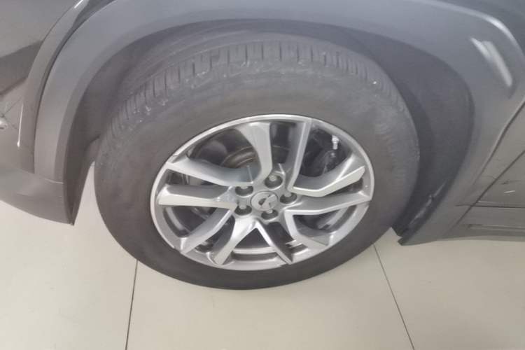 Used Nio EC6 2020 605 km Sport Edition Left Front Wheel Hub