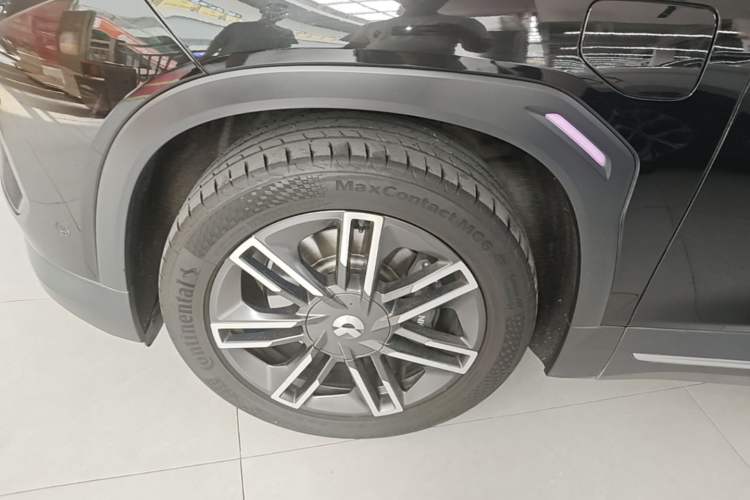 Used Nio EC6 2020 465 km Sport Edition Left Front Wheel Hub