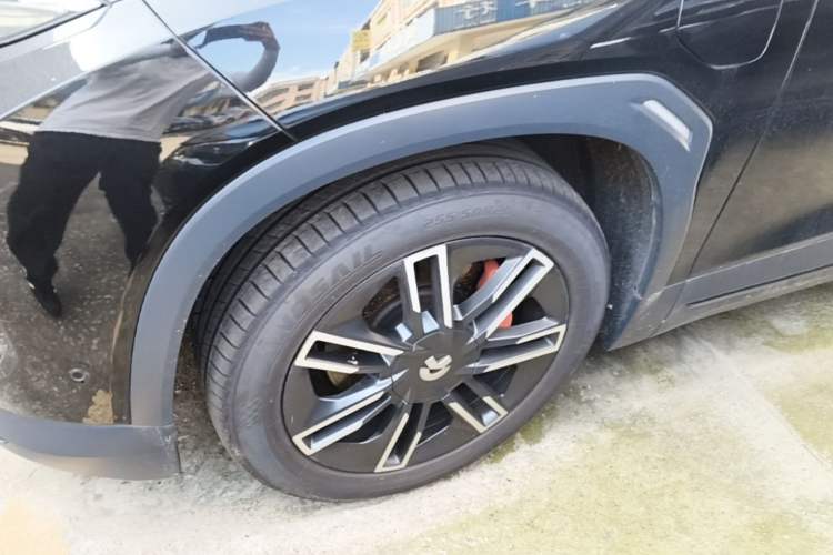 Used Nio EC6 2020 465 km Sport Edition Left Front Wheel Hub
