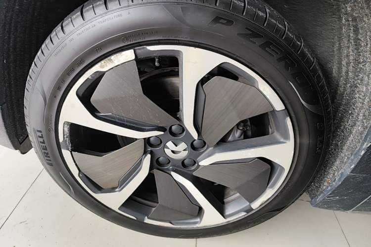 Used Nio EC6 2020 440 km Performance Version Left Front Wheel Hub