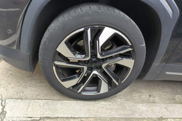 Used Nio EC6 2020 615 km Performance Edition Left Front Wheel Hub