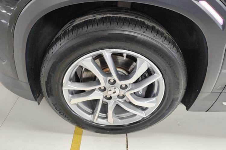 Used Nio EC6 2020 465 km Sport Edition Left Front Wheel Hub