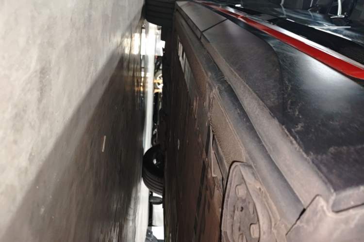Used Nio EC6 2020 605 km Sport Edition Left Side Sill