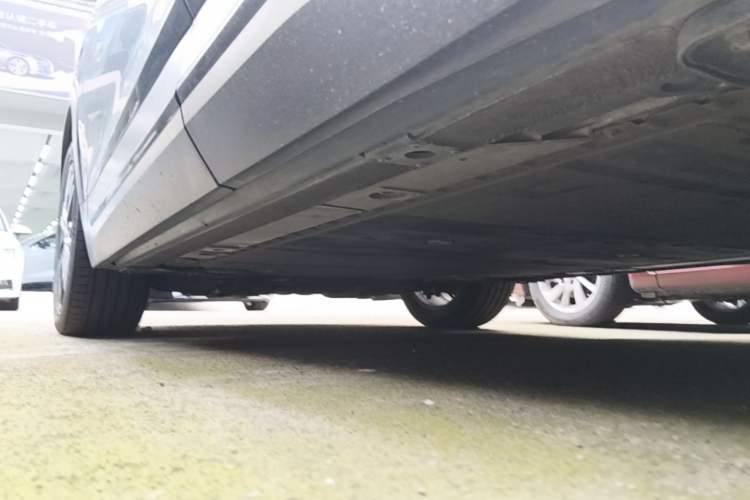 Used Nio EC6 2020 465 km Sport Edition Left Side Sill