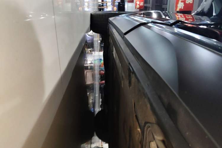 Used Nio EC6 2020 475 km Performance Version Left Side Sill