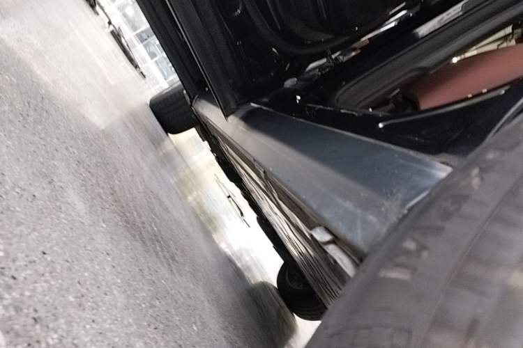 Used Nio EC6 2020 465 km Sport Edition Left Side Sill