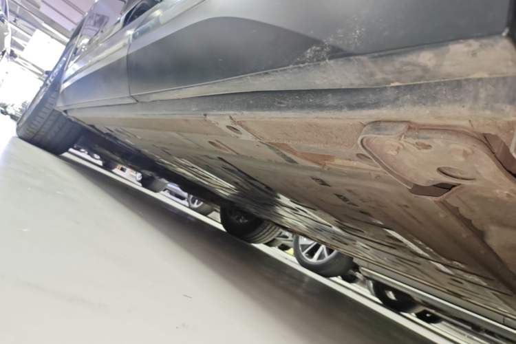 Used Nio EC6 2020 430 km Sport Version Left Side Sill