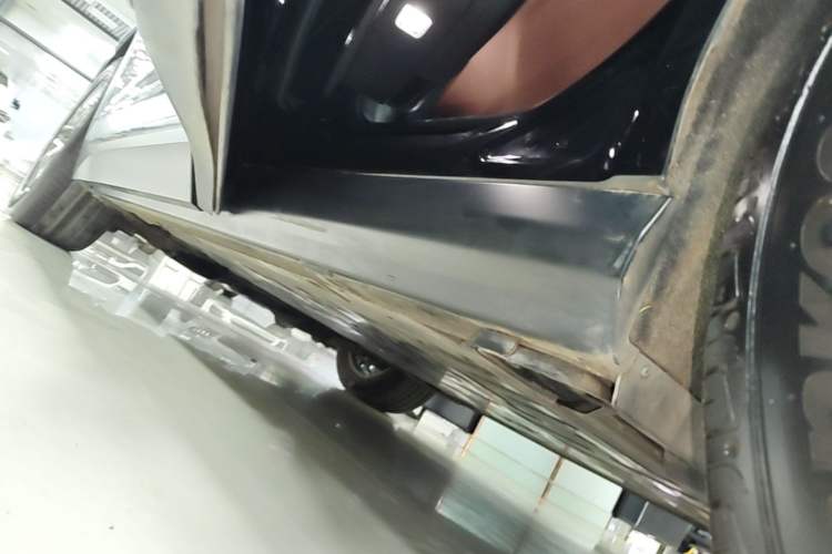 Used Nio EC6 2020 465 km Sport Edition Left Side Sill