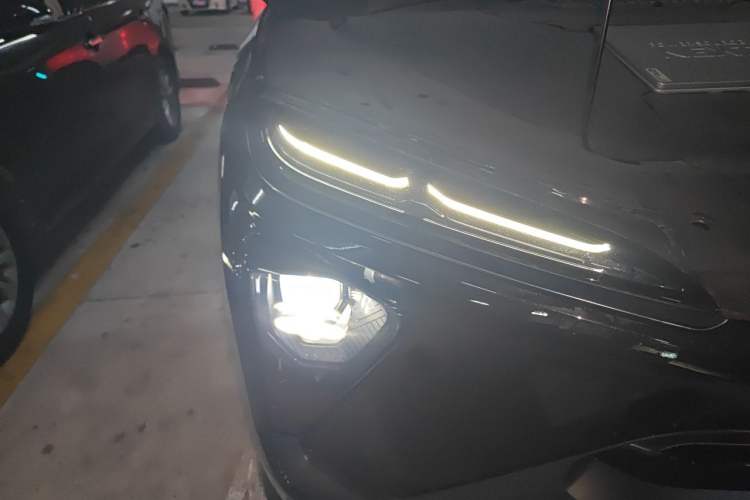 Used Nio EC6 2020 465 km Sport Edition Right Front Headlight