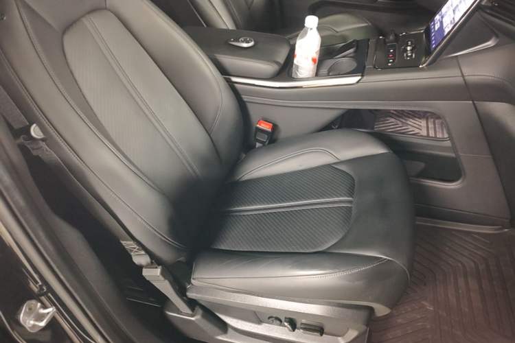 Used Nio EC6 2020 605 km Sport Edition Right Front Seat