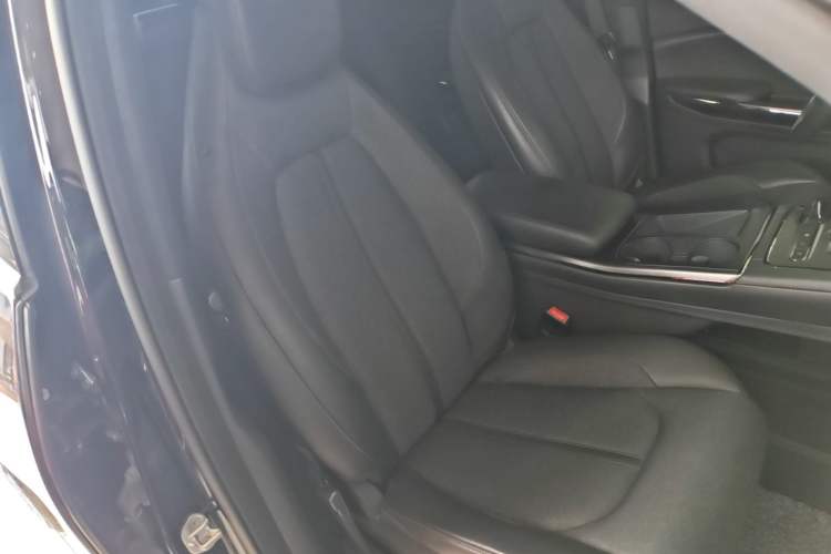 Used Nio EC6 2020 465 km Sport Edition Right Front Seat