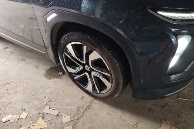 Used Nio EC6 2020 430 km Sport Version Right Front Wheel Hub