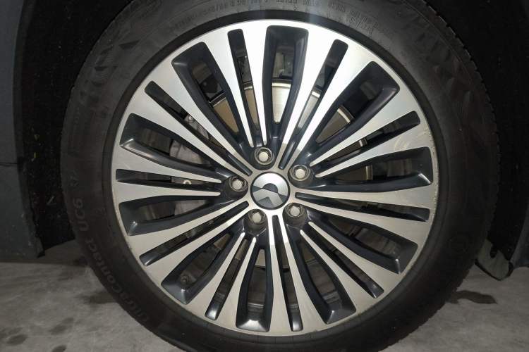 Used Nio EC6 2020 430 km Sport Version Right Front Wheel Hub